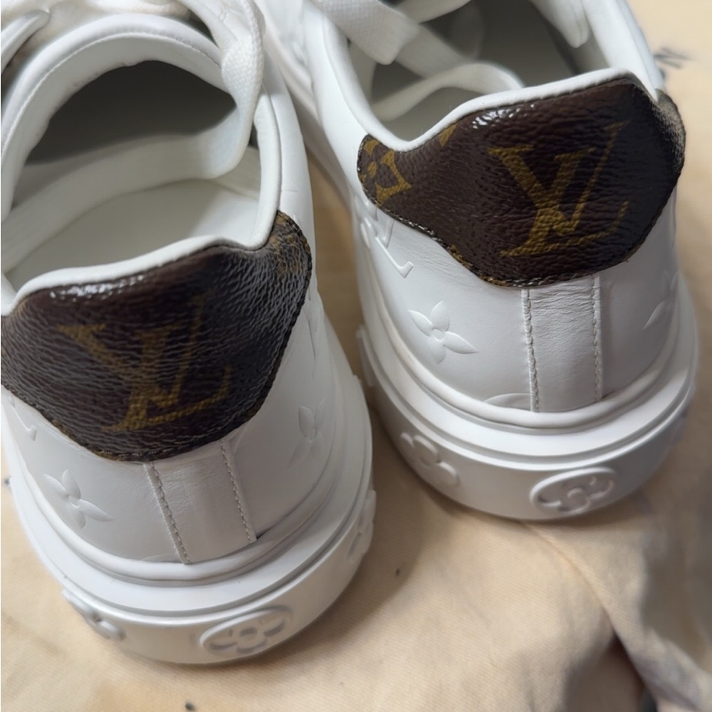 Louis Vuitton Sneakers Authentic - Picture 10 of 13